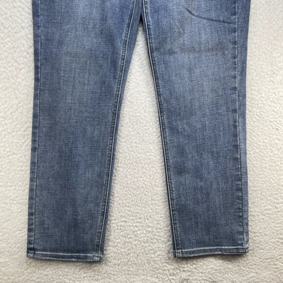 NYDJ Jeans Womens Size 6 Blue Girlfriend Mid Rise Light Wash Denim 31x27 Actual - Picture 3 of 14